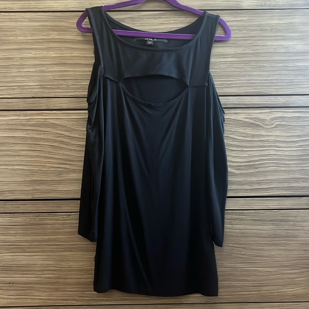 GUESS ¾ sleeve  cold shoulder